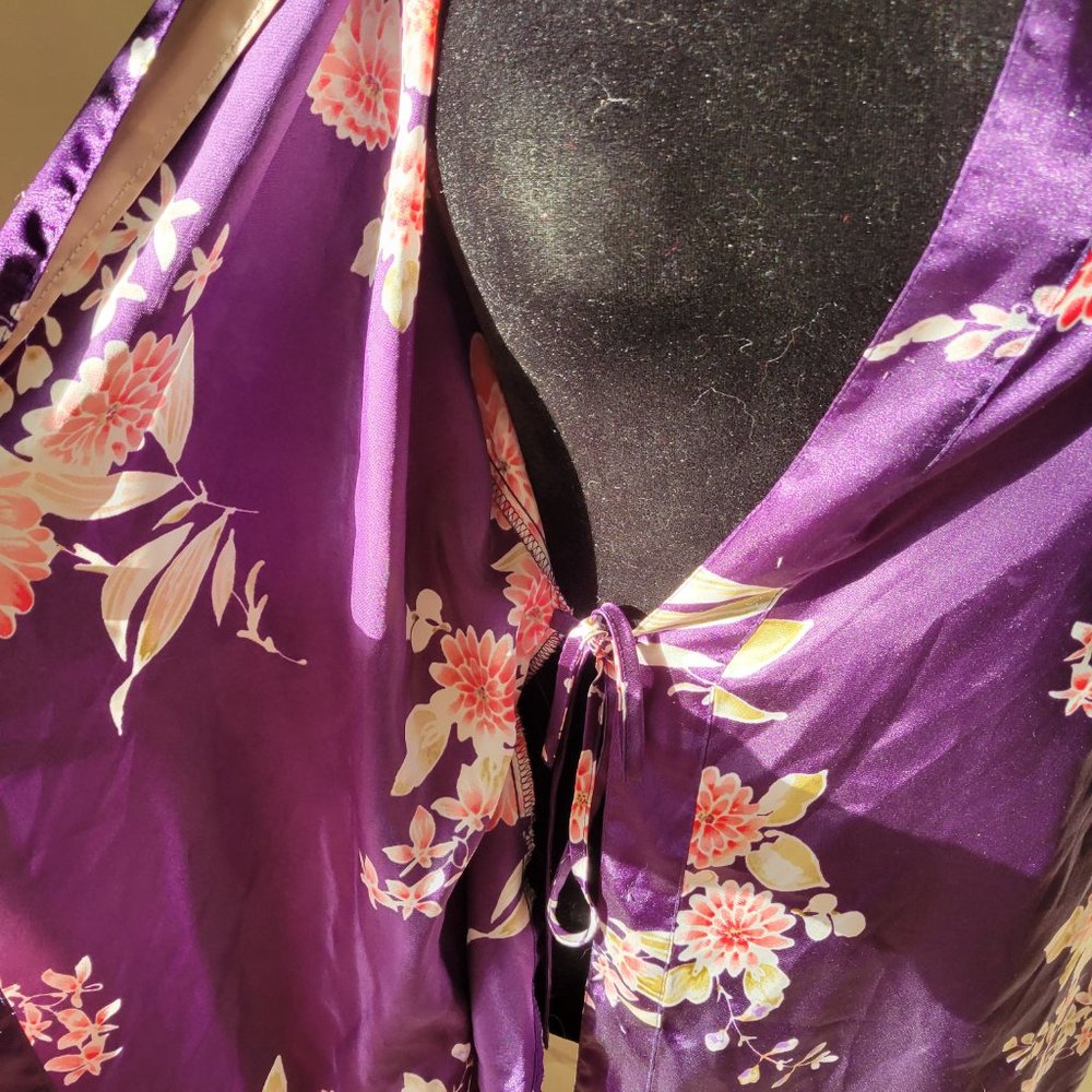 Morgan Taylor Intimates Satin Robe - Picture 3 of 4
